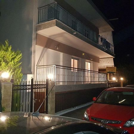 Dimitris Apartments Néa Plája Eksteriør bilde